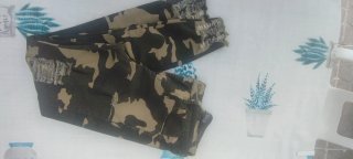 Pantalón militar camuflaje desgastado