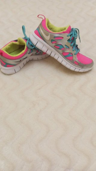 Nike Free Run rosas y plateadas