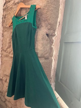 Vestido verde sin mangas