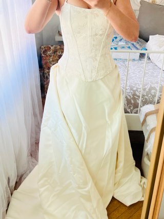 Vestido de Novia Beige/Blanco Se incluye cancán