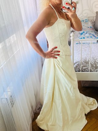 Vestido de Novia Beige/Blanco Se incluye cancán