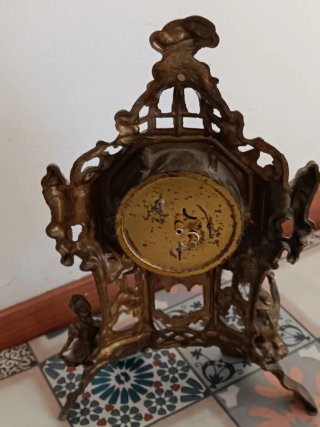 Orologio da tavolo antico in bronzo