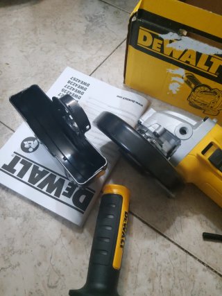Amoladora Radial DeWalt DWE4257