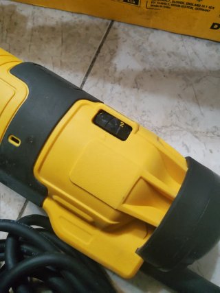 Amoladora Radial DeWalt DWE4257