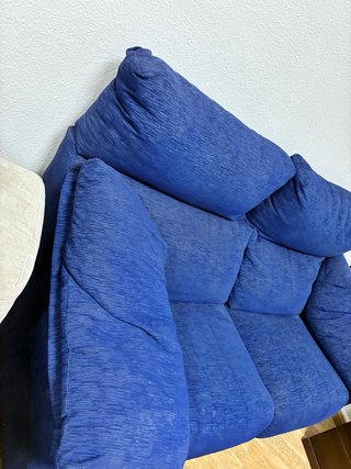 Sofá azul de tela