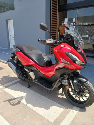 Honda ADV 350 Maxi Scooter