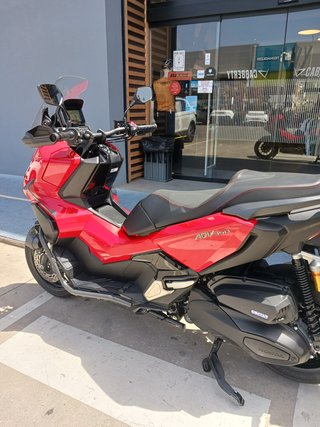 Honda ADV 350 Maxi Scooter