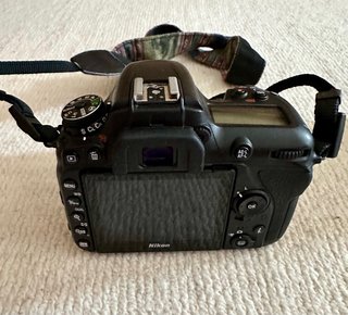 Nikon D7500 + 2 objetivos (13.000 disparos)
