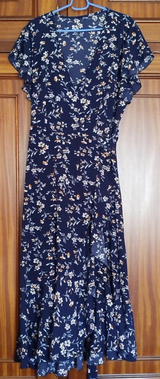 Vestido de verano floral negro y blanco