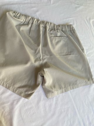 Pantalón corto Nike beige
