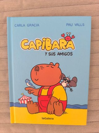 Tres libros de la colección Capibara