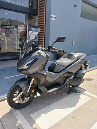 Honda ADV 350 Gris