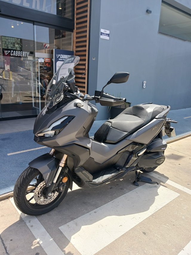 Honda ADV 350 Gris