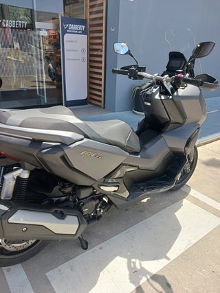 Honda ADV 350 Gris