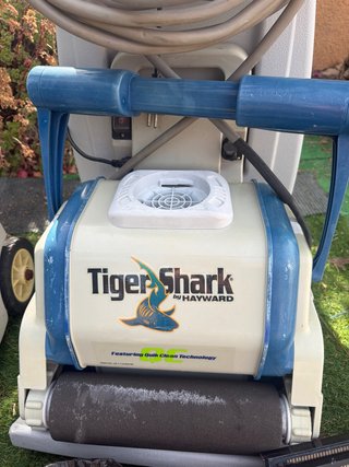 Robot Limpiafondos Tiger Shark QC