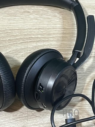 Auriculares Poly Voyager Focus 2