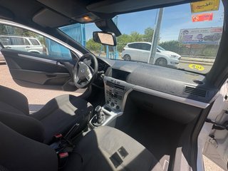 Opel Astra 2010