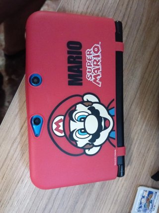 Nintendo 3DS XL Roja + 5 Juegos