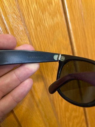 Gafas de sol Ray-Ban negras y marrones