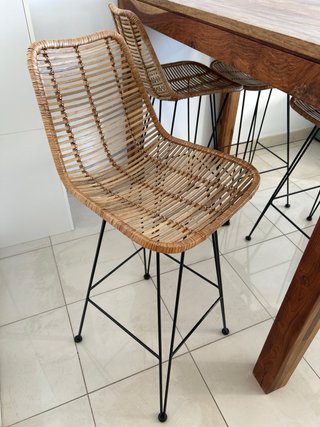 Conjunto mesa y sillas altas Maisons du Monde