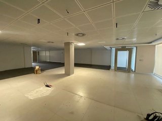 Local comercial en alquiler en Polígonos - Recinto Ferial Cortijo de Torres en Málaga