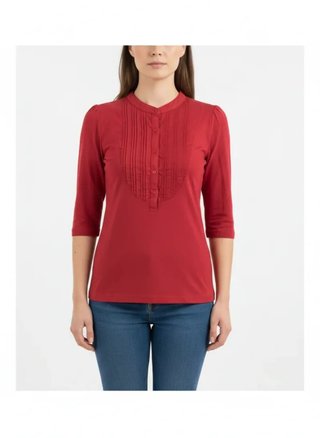 Camisa roja con botones