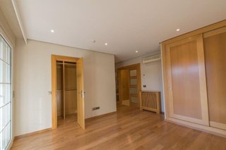 Casa adosada en alquiler en Piovera - Conde Orgaz en Madrid