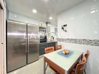 Piso en venta en Artigas - Llefià en Badalona