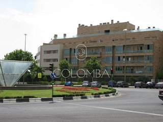 Casa pareada en alquiler en Piovera - Conde Orgaz en Madrid