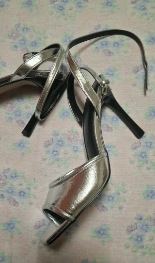 Sandali argento con cinturino