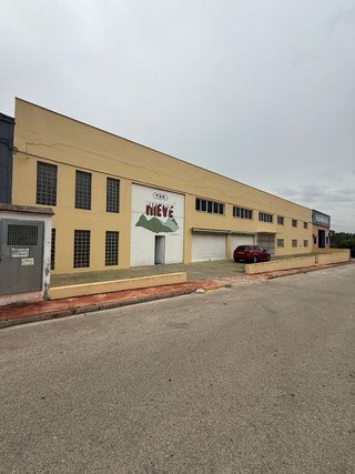 Nave industrial en alquiler en Manuel
