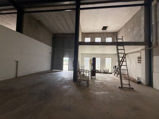Nave industrial en alquiler en Manuel
