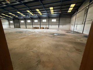 Nave industrial en alquiler en Manuel