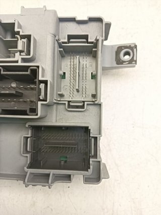 CAJA RELES / FUSIBLES FIAT 169A1000 00518279840