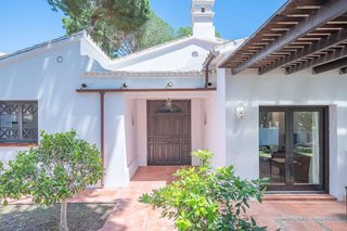 Chalet en alquiler en Elviria en Marbella