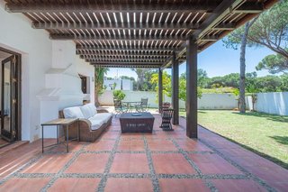 Chalet en alquiler en Elviria en Marbella