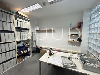 Local comercial en venta en El Camp de l'Arpa del Clot en Barcelona