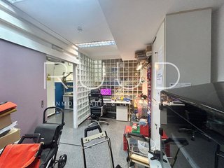 Local comercial en venta en El Camp de l'Arpa del Clot en Barcelona
