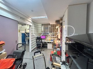 Local comercial en venta en El Camp de l'Arpa del Clot en Barcelona