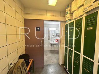 Local comercial en venta en El Camp de l'Arpa del Clot en Barcelona
