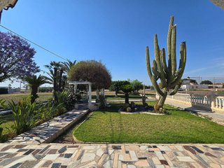 Chalet en alquiler en Las Bayas en Elche