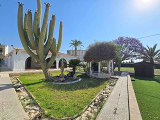 Chalet en alquiler en Las Bayas en Elche