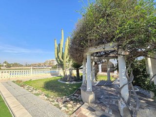 Chalet en alquiler en Las Bayas en Elche