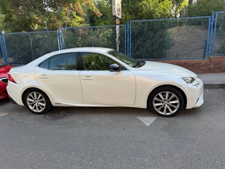 Lexus IS 300H 2013