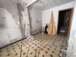 Casa adosada en venta en Baza