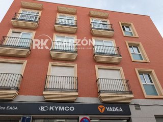 Piso en alquiler en Plaza de Toros - Santa Rita en Almería