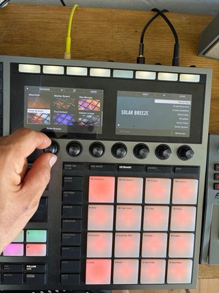 Native Instruments Maschine +