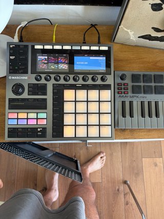 Native Instruments Maschine +
