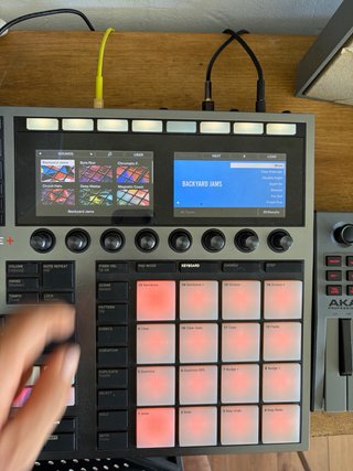 Native Instruments Maschine +