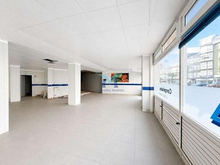Local comercial en venta en Cee